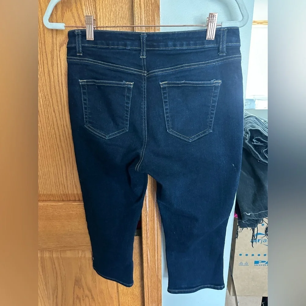 ✨Like new✨Faith Jeans Women's Denim Capris - Picture 5 of 5